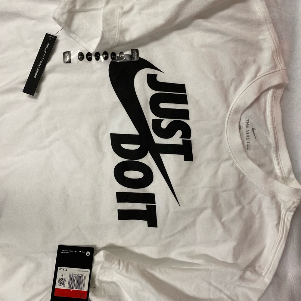 Nike shirt - Picture 4 of 5